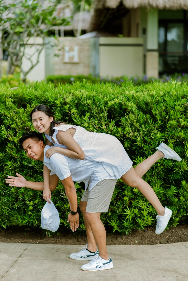 Engagement photo of the bride and groom